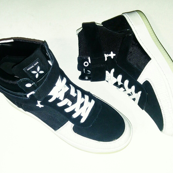 ๐NWOB Michael Kors B&W High-top Sneakers - Picture 2 of 8